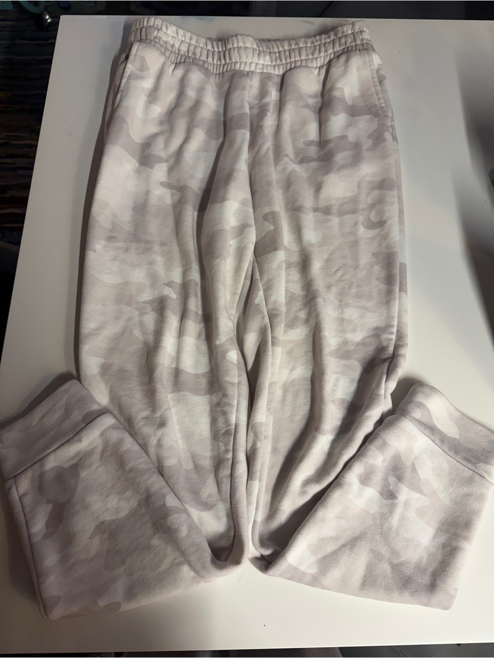 Secret Treasures Light Gray Camo Jogger Pants
